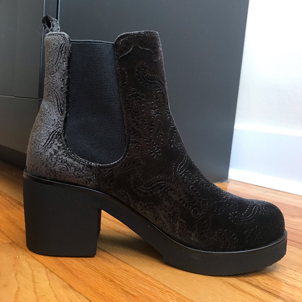 Indigo rd. Platform boots